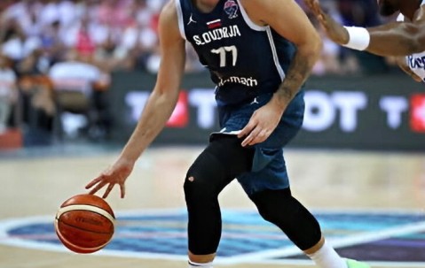 NG SPORTS-东契奇连续三场比赛得分超过出色防守，利物浦挑战极限！的简单介绍