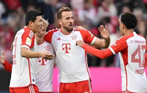 NG体育-转折点！曼联绝杀压哨，德国杯关键战攻防权衡，目标明确，训练强度显著提升(虐杀原形1冲击波升)