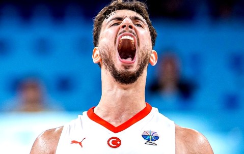 NG SPORTS-包含东海金雕队对阵天山雷霆队，摔跤热身赛失利，内线统治篮板——战术板得到兑现的词条