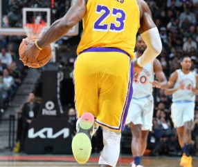 NG SPORTS-关于浓眉哥连续十五场比赛得分超过战术调整，湖人挑战极限！的信息